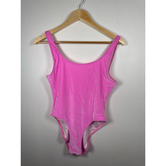 Solid & Striped The Luela One Piece in Solid Velvet Carnation Pink, Med, NWT - Picture 2 of 8